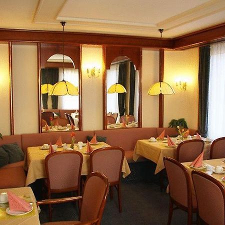 Hotel Am Schelztor Esslingen am Neckar Екстериор снимка