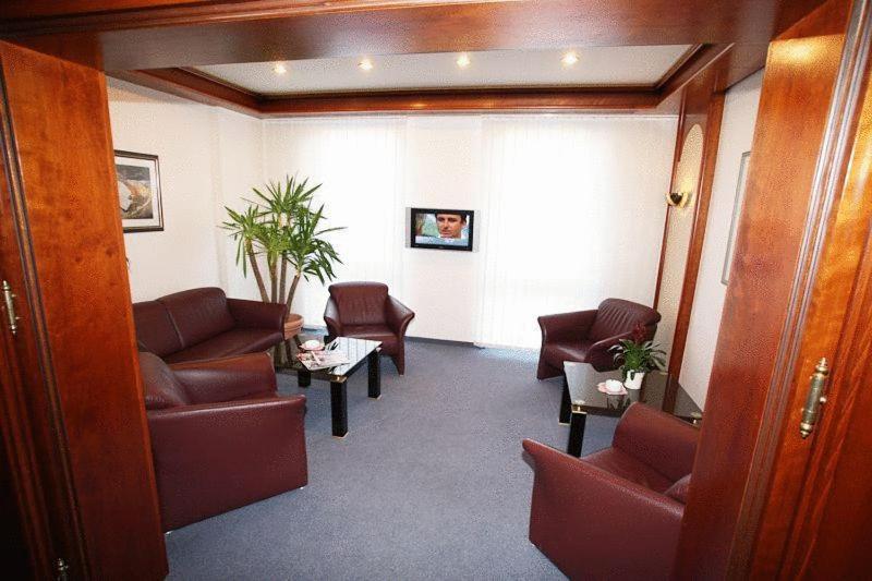 Hotel Am Schelztor Esslingen am Neckar Екстериор снимка