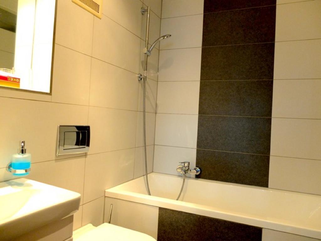 Hotel Am Schelztor Esslingen am Neckar Екстериор снимка