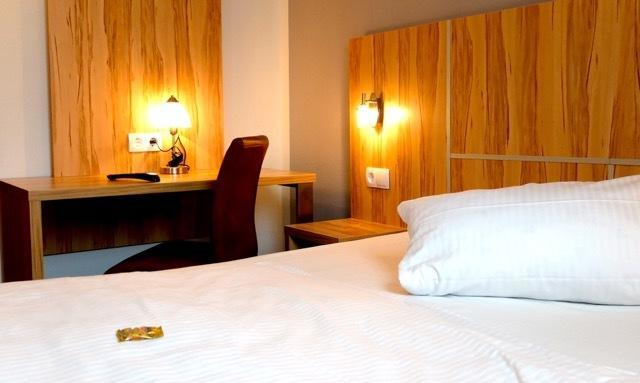 Hotel Am Schelztor Esslingen am Neckar Екстериор снимка